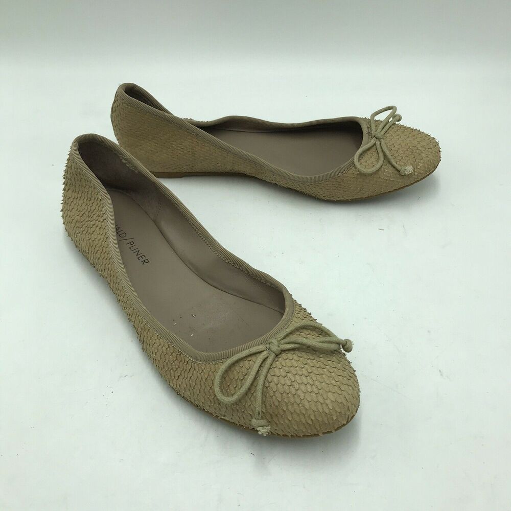 Donald Pliner Women's 7.5M Parke Snake Skin Embossed Leather Flats Tan